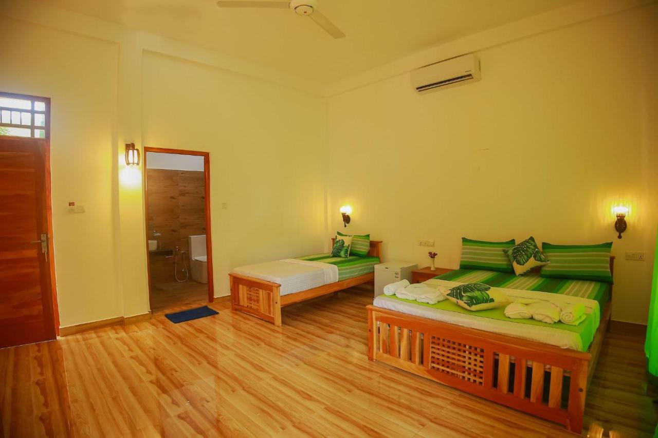 Yala Safari River View Hotel Tissamaharama Exterior foto