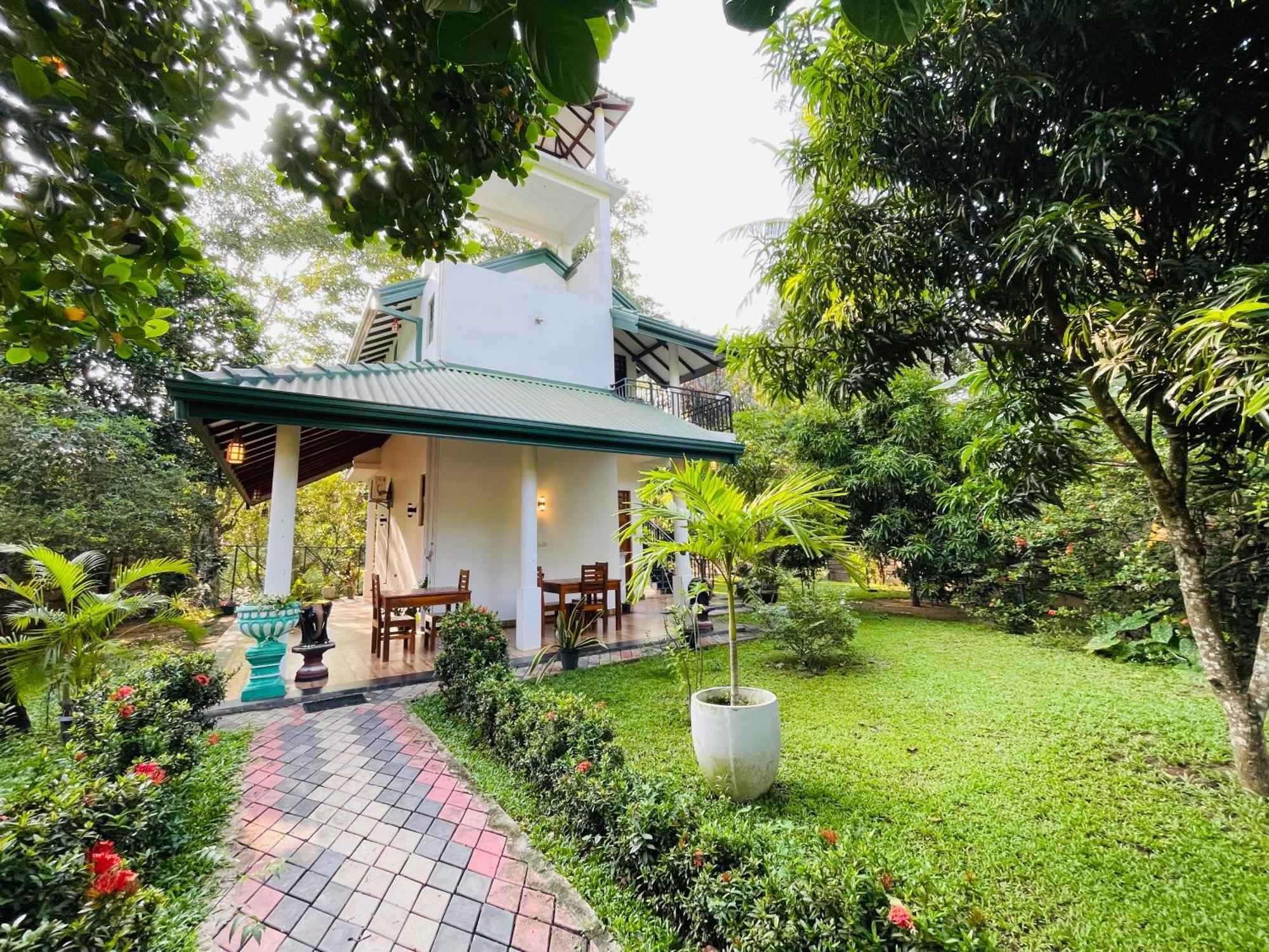 Yala Safari River View Hotel Tissamaharama Exterior foto